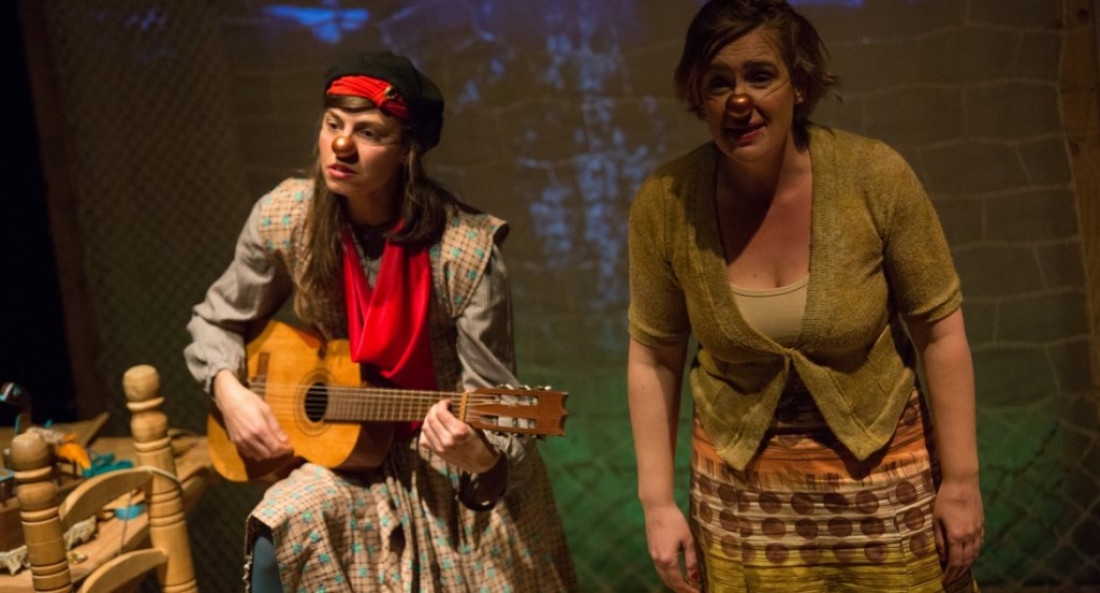 Las brujas hacen su magia en la Nave Universitaria