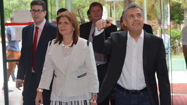 imagen Fútbol violento: Bullrich presentó su "código sin barras"