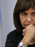 Bullrich anunció medidas para terminar con los barrabravas en los estadios