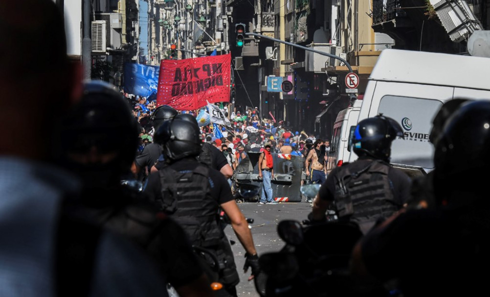 imagen Fotogalería: Un día de furia en el Congreso