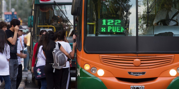 Oficializaron la adjudicación de los nuevos recorridos de colectivos