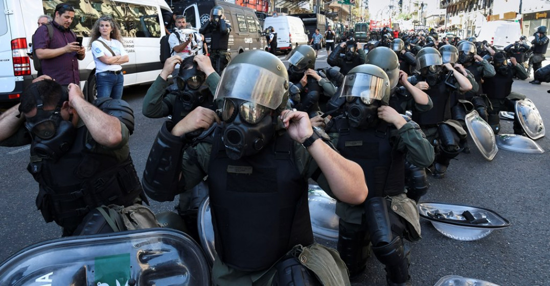 imagen Fotogalería: Un día de furia en el Congreso