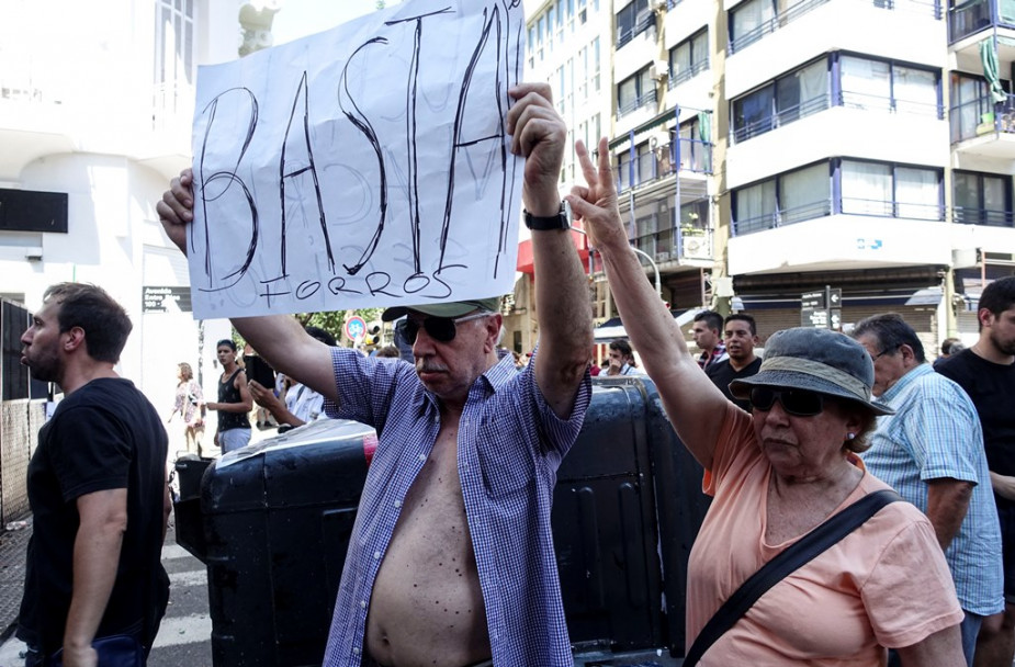 imagen Fotogalería: Un día de furia en el Congreso