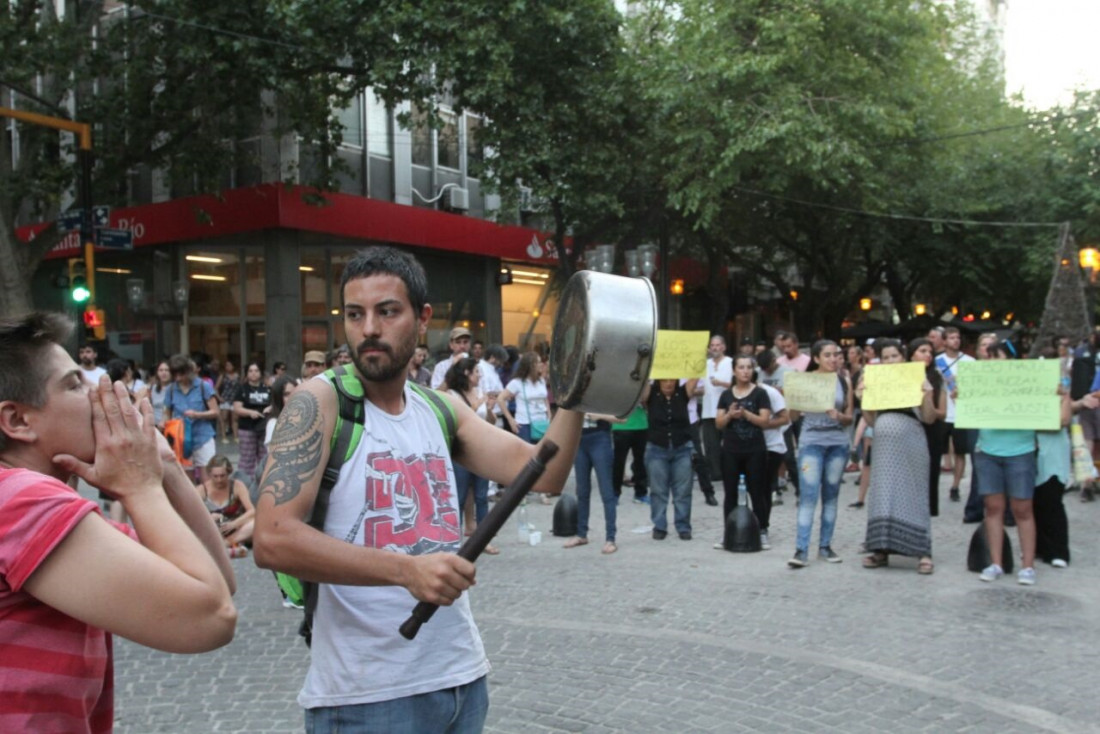 Cacerolazo en San Martín y Garibaldi contra la ley de reforma previsional