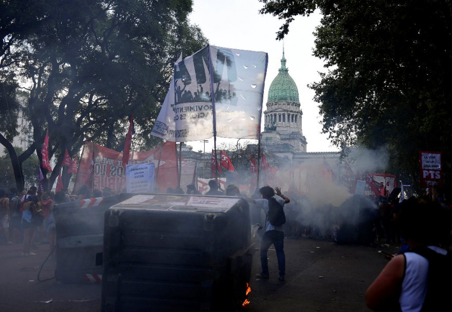 imagen Fotogalería: Un día de furia en el Congreso