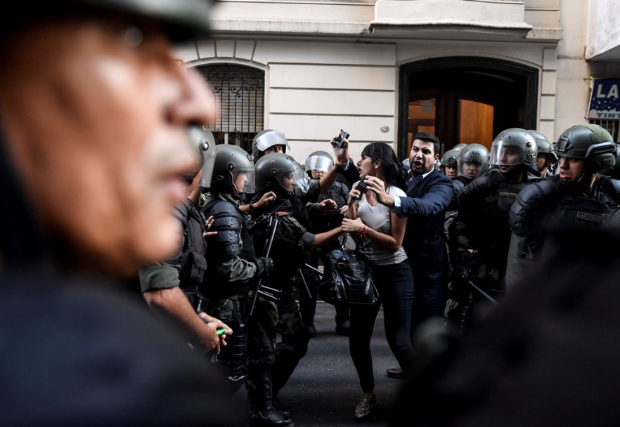 imagen Fotogalería: Un día de furia en el Congreso