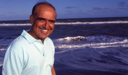 imagen Carlos Ruckauf se mostró distendido en la costa atlántica ante Cabezas.