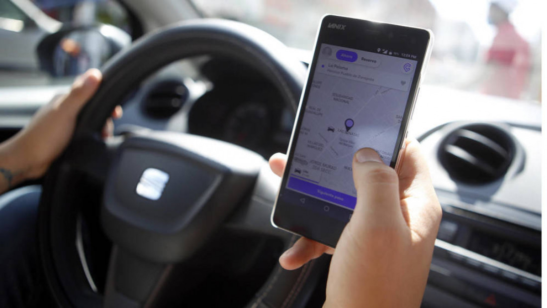 Cabify sale a competir con Uber con "más medidas de seguridad"