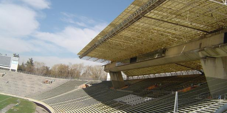 Conocemos a quien es, desde hace casi 30 años, "La Voz del Estadio"