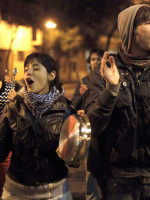 Cacerolazo nocturno coronó otro día de protestas por educación gratuita