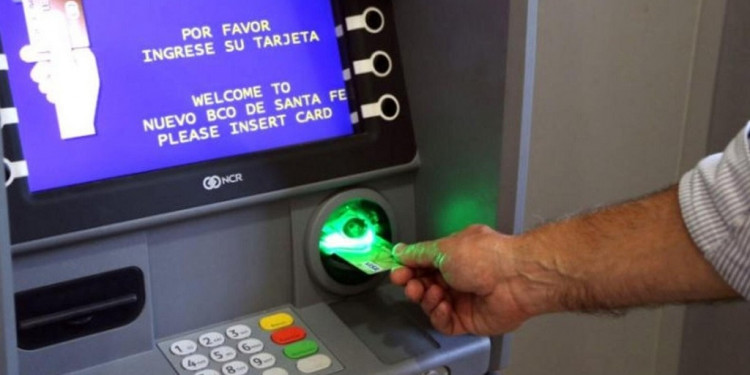 Estafas en cajeros automáticos: medidas y consejos para evitarlas