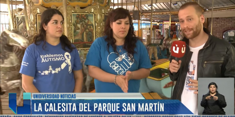 La calesita del Parque San Martín, un abrazo circular para chicos autistas