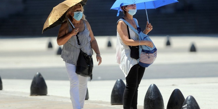Preocupación por la ola de calor: medidas para evitar problemas de salud en una semana extrema