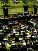 La ley de elección de los merco-diputados quedó frenada en el Senado