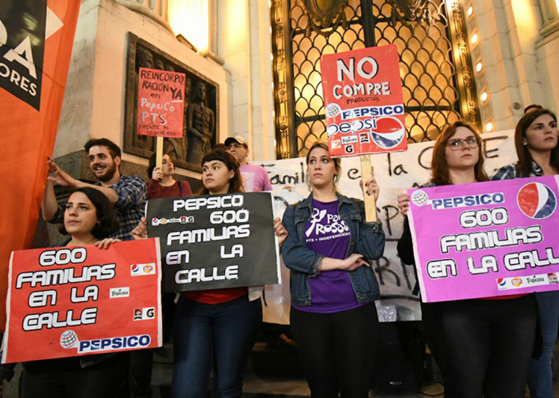 Pepsico: trabajadores desalojados montaron una carpa cerca del Congreso