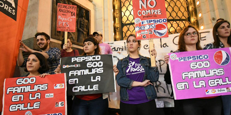 Pepsico: trabajadores desalojados montaron una carpa cerca del Congreso