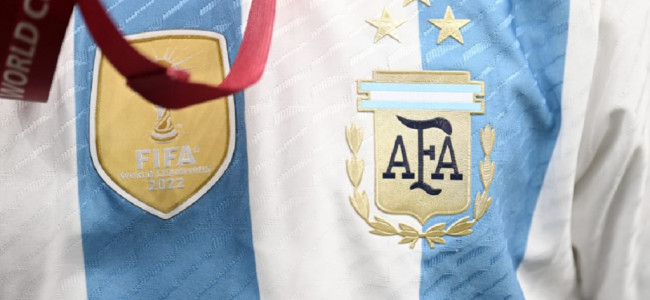 La camiseta argentina con las tres estrellas ya es furor y promete récord de venta 