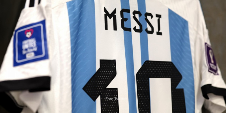 Argentina usará la camiseta celeste y blanca en la final, como en 1978 y 1986