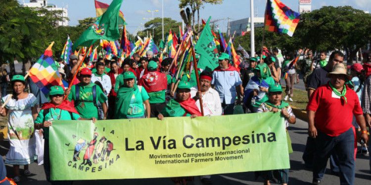 Campesinos de América Latina contra los fondos buitre