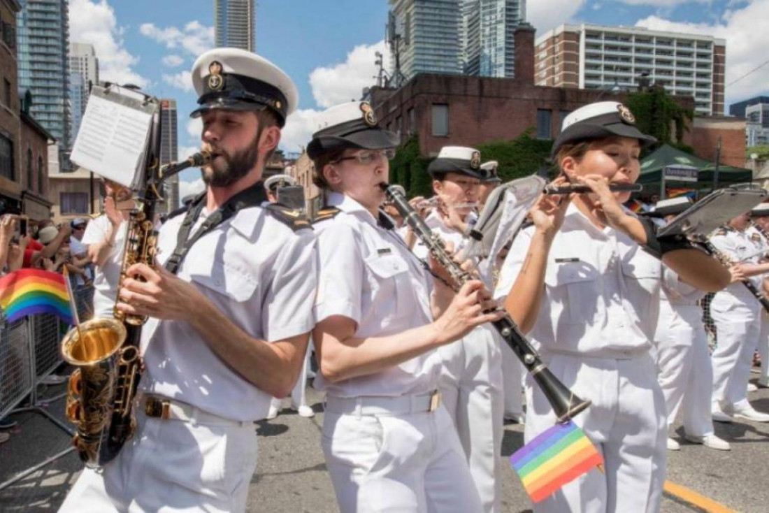 Las Fuerzas Armadas de Canadá "abrazan" a los trans y se alejan de Trump