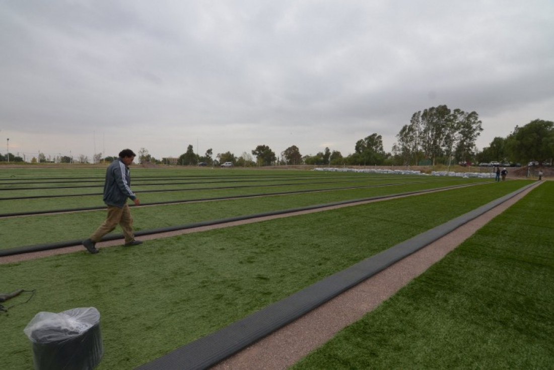 Nuevas canchas de césped sintético para la UNCuyo