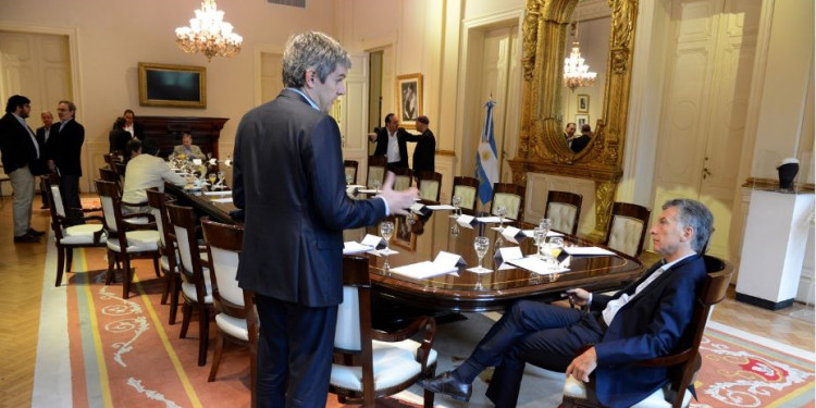 Macri congelará su sueldo y el de todo su gabinete