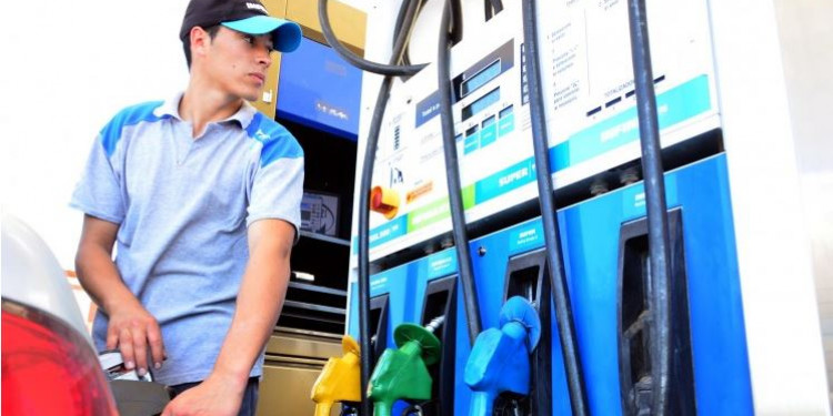 Suspendieron el aumento a los combustibles