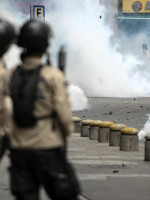 Saqueos, tiroteos y diez muertos en Caracas