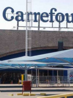 Carrefour formalizó su crisis y preocupa su futuro