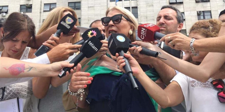 Después de la denuncia de Carrió, la Justicia imputó al jefe de la AFI