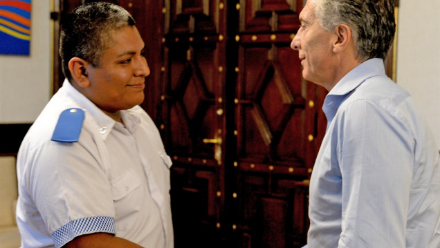 imagen Macri: "Estoy orgulloso de que haya un policía como vos"