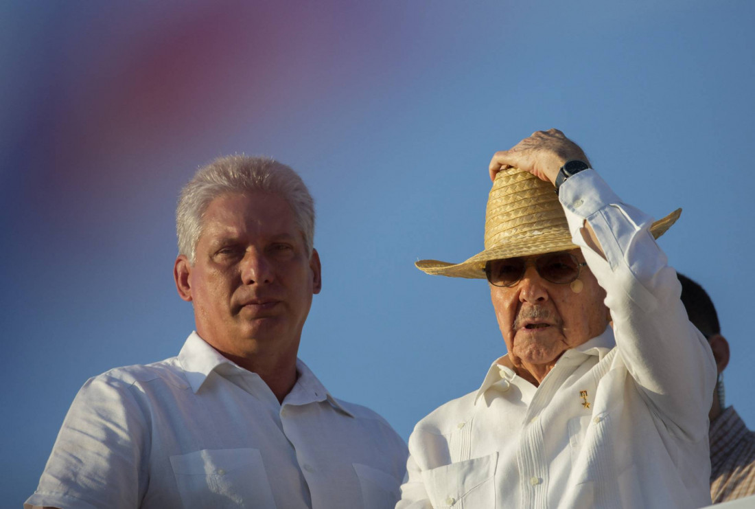 Cuba retrasa dos meses la sucesión de Raúl Castro