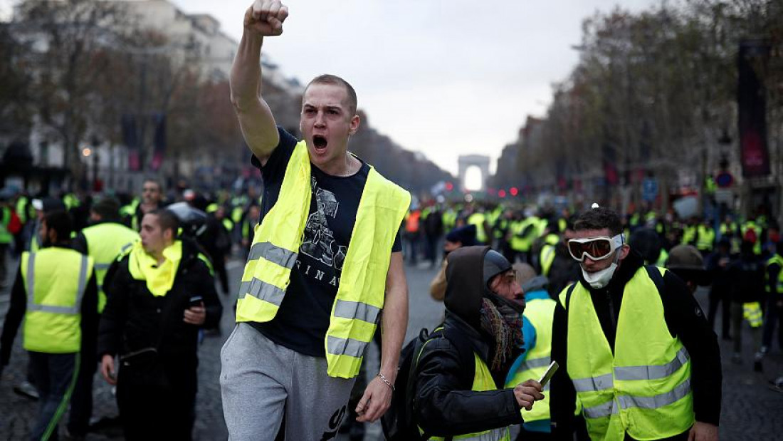 Quiénes son los "chalecos amarillos" y qué le reclaman a Macron