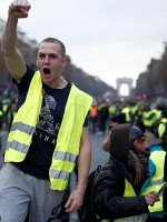 Quiénes son los "chalecos amarillos" y qué le reclaman a Macron