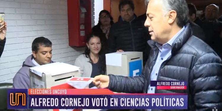 Cornejo fue uno de los primeros en votar en la UNCUYO