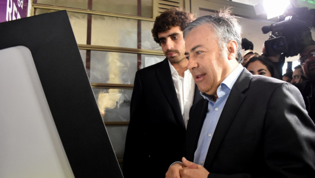 imagen Red Bus: carga en cajeros, Internet y autoservicios