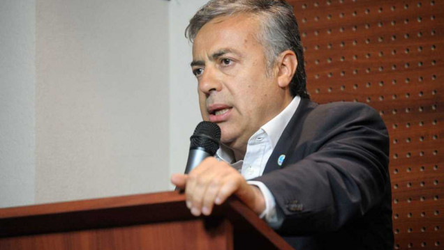 imagen Cornejo criticó a quienes "meten miedo" con el fracking