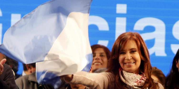 Al final, Cristina reunió 20.324 votos más que Bulrrich