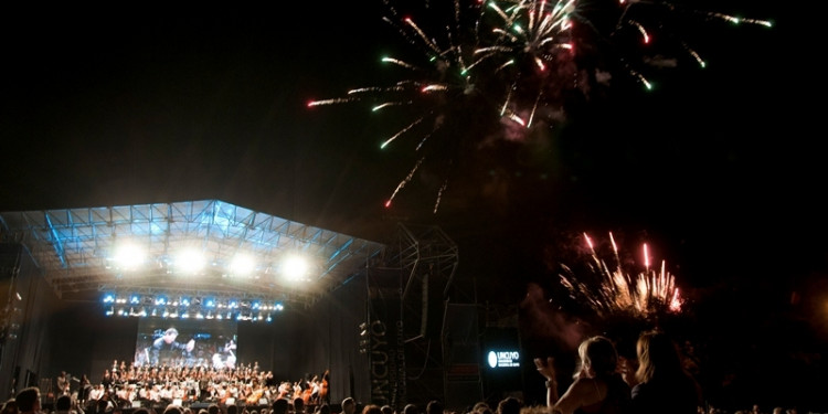 Los artistas de la UNCUYO celebran la Gran Noche en el Parque con "Carmina Burana", de Carl Orff