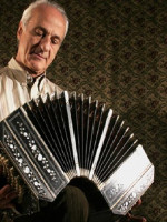 Tango para fuelle y orquesta: Néstor Marconi junto a la OSUNCUYO