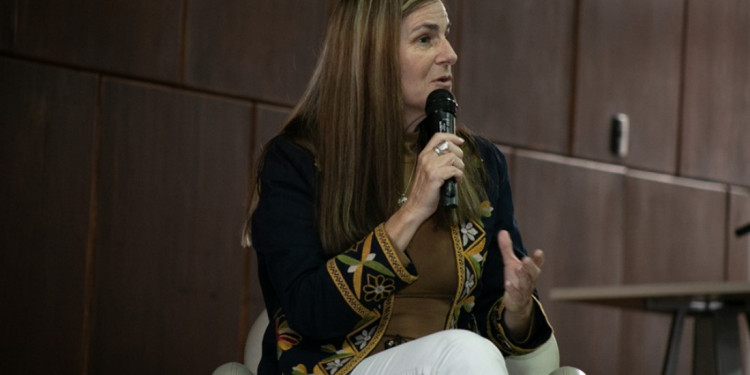 Tecnología digital y educación: "Tenemos una tendencia a dejar de pensar por nosotros mismos"