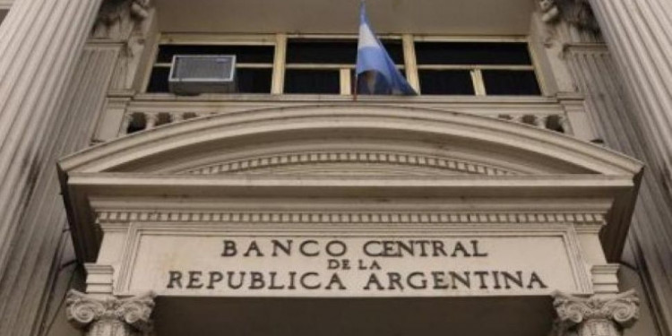 Cambios en el Banco Central e incertidumbre por el rumbo del dólar