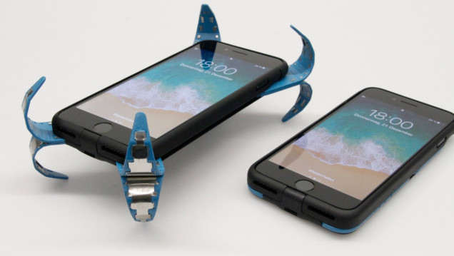 imagen Diseñan una carcasa de celular con "airbag"