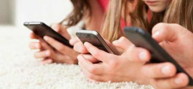 Los adolescentes con baja autoestima son más adictos al celular