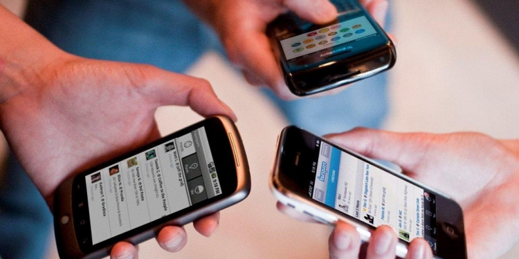 Habilitaron el ingreso de celulares y computadoras sin tener que declararlos