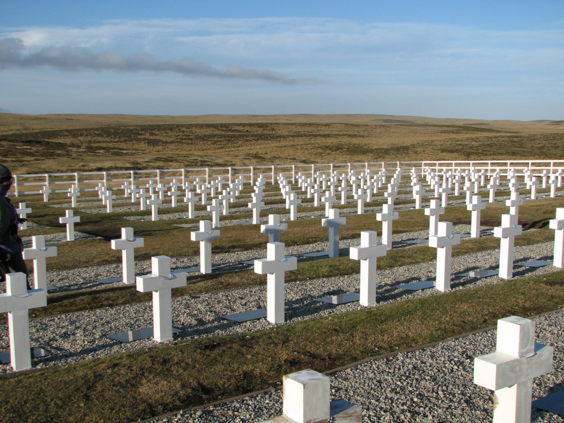 Alejandro Scomparin homenajea a los caídos con Unir Malvinas