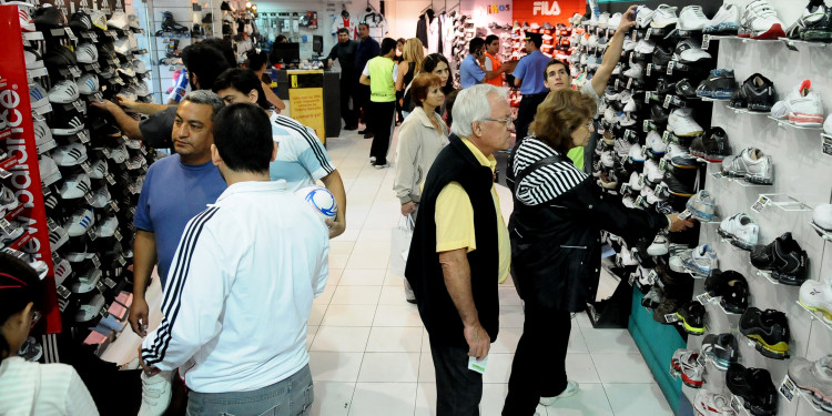 Estos son los comercios que se prenden al horario corrido