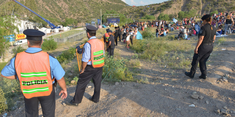 Pese a la prohibición, los cerros tuvieron mucho público