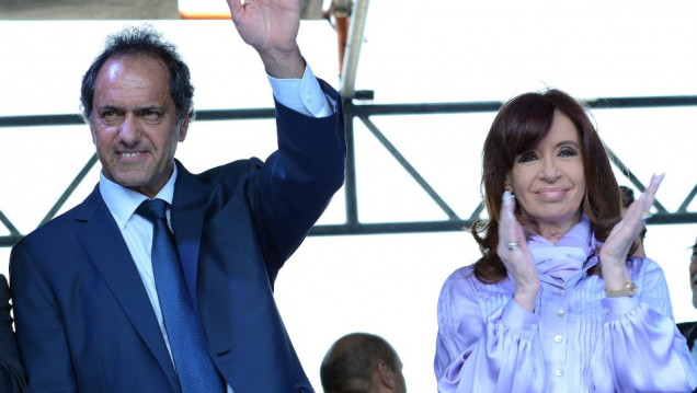 imagen La Presidenta se reunió en Olivos con Scioli y Zannini y hoy recibe a Macri