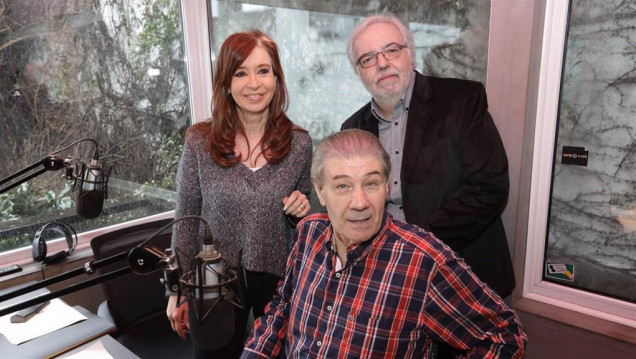 imagen Cristina con Víctor Hugo: "Lo de Nisman es una bomba de humo"
